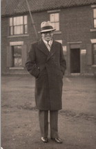 HAROLD LLOYD IN BLYTH, DATE UNKNOWN , COPYRIGHT C PERRETT